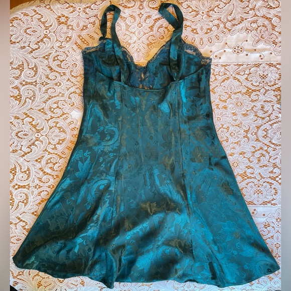 Silk & Satin emerald green slip dress - Picture 3 of 4